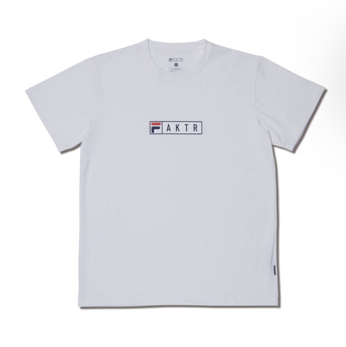 AKTR ×FILA BOX LOGO SPORTS TEE （122-050005） | PLAYHOOP?