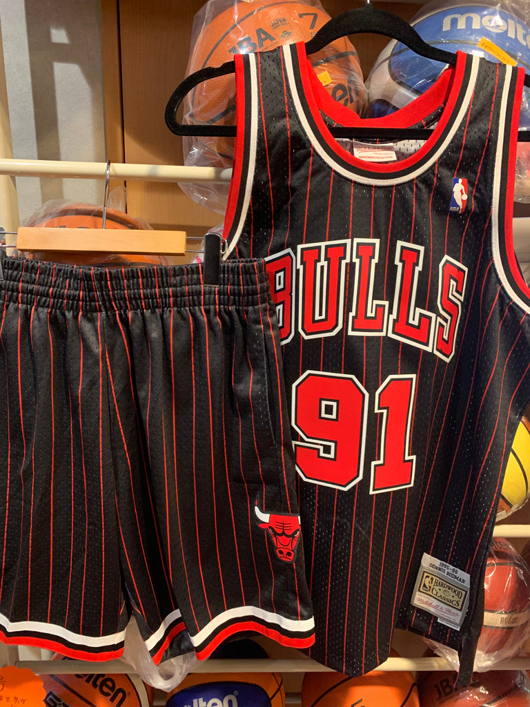 DENNIS RODMAN (デニス ロッドマン) BLACK 1997-98 SWINGMAN JERSEY CHICAGO BULLS